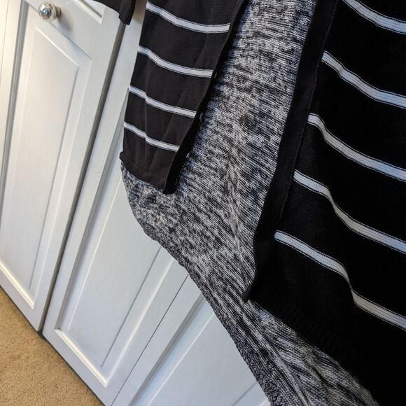 Christopher & Banks Sweater Women's sz S Black White Striped Nautical Normcore - Picture 7 of 9